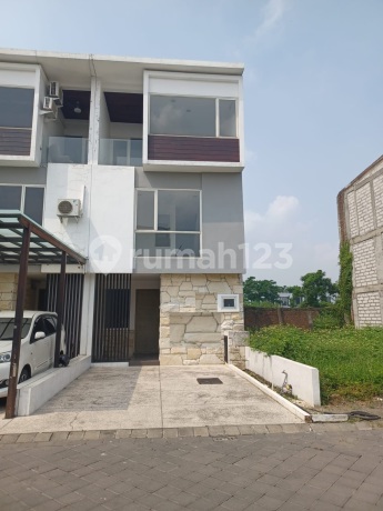 DIJUAL RUMAH FOREST MANSION BLOSSOM HILL LAKARSANTRI SURABAYA RON.A2454