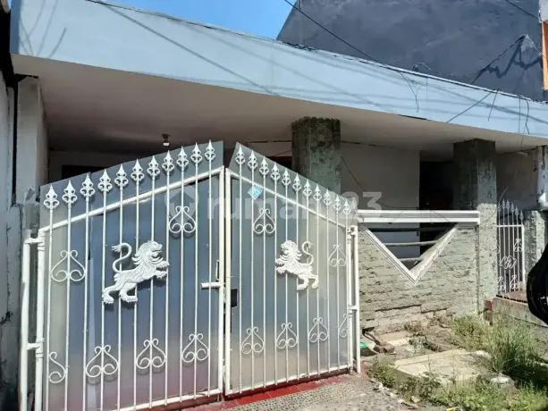 Rumah Tropodo Indah Dalam