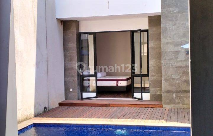 Rumah Contemporary Modern di Emerald Cove Gading Serpong