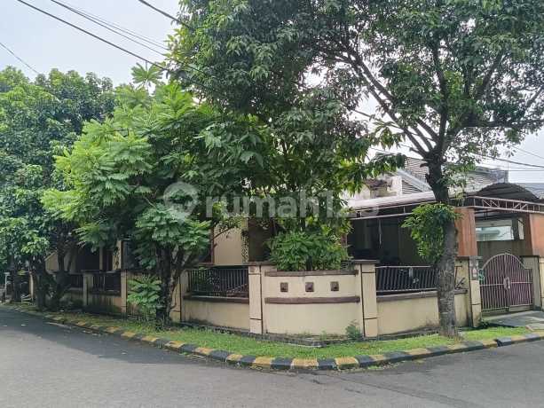 Di Jual Rumah di Villa Dago