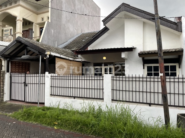 Sell House Griya Babatan Mukti Wiyung Near Citraland Royal Res Sell House Griya Babatan Mukti Wiyung Near Citraland Royal Res