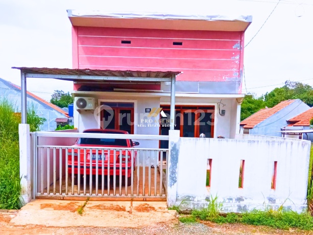 Minimalist House in a Still Serene and Comfortable Location Minimalist House in a Still Serene and Comfortable Location
