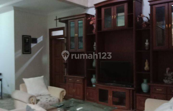 Rumah Mewah Full Furnished 2 Lantai (Hoek)  di Taman Pesona Mediteran Gunung Batu Bandung
