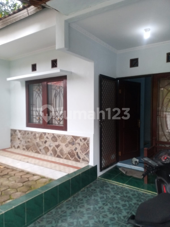 House in Villa Inti Persada, East Pamulang, South Tangerang