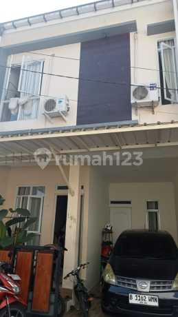 Rumah di Pesona Cinere Residence, Rangkapan Jaya Baru, Depok, SHM