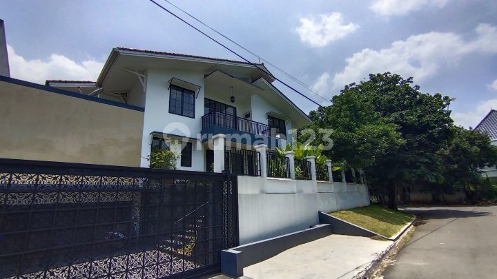 Rumah Cantik Hoek Besar Asri Lega 2 Lantai Di Pondok Indah