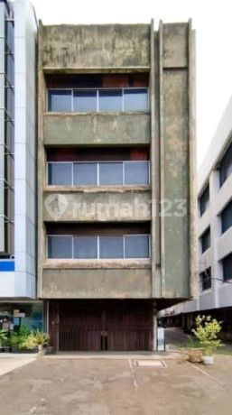 Shop House Hook on Jl. Samanhudi, Pasar Baru, Central Jakarta, 4-Story Building