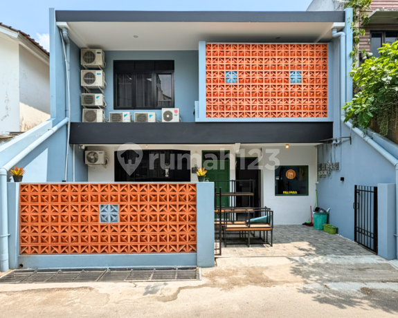 Kost Tebet House 10 Rooms, Fully Renovated with Access for 2 Cars, Near Kokas, KRL & Busway Stop Kost Tebet House 10 Rooms, Fully Renovated with Access for 2 Cars, Near Kokas, KRL & Busway Stop
