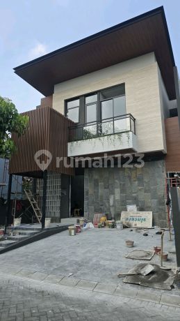 Rumah Baru Strategis Citraland Utama Surabaya Ada Private Poolnya