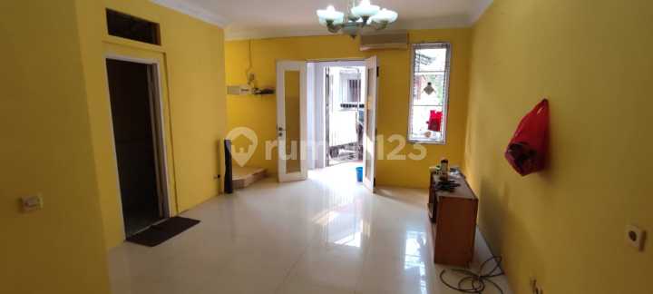 Rumah di Taman Batu Jimbar Lippo Karawaci Utara, Tangerang