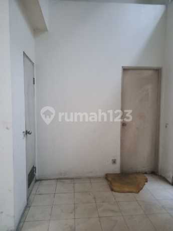 Rumah di Townhouse Taman Paris
, Tangerang