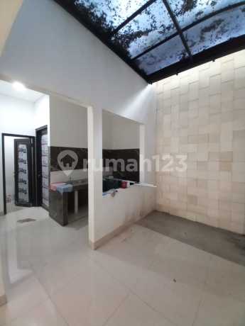 Rumah di Taman Ubud Permata Timur
, Tangerang