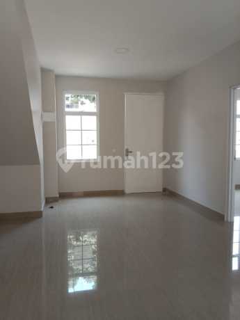 Rumah di Taman Paris ,Lippo Karawaci Utara, Tangerang