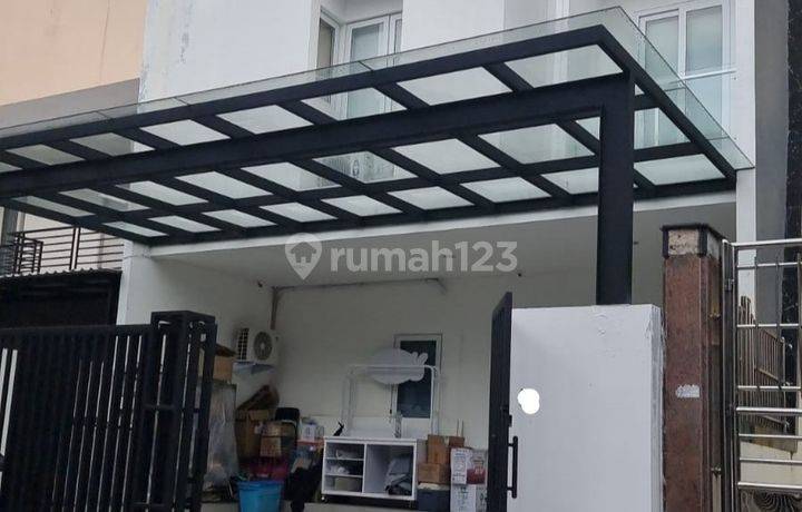 Rumah PIK1 Strategis Cluster Camar Indah Uk 8x20 Semi Furnished