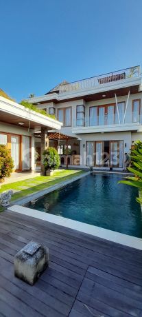 Villa Modern 4Br di Bukit Ungasan | Rooftop, Pool & Garden