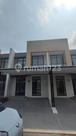 Di Jua Bul Rumah Pasir Putih Pik 2. Di Jua Bul Rumah Pasir Putih Pik 2.