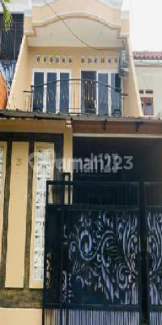 Rumah Lantai Lokasi Taman Pulo Indah Jakarta Timur