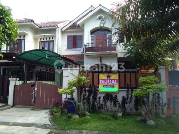 Rumah di Telaga Kahuripan Bukit Indraprasta Kemang,