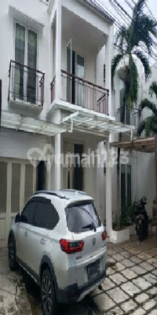 Rumah di Permata Hijau