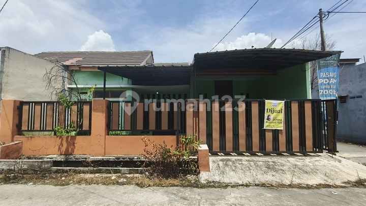 Muraah Banget Rumah Bahan Tanah Luas di Darmawangsa Residence Muraah Banget Rumah Bahan Tanah Luas di Darmawangsa Residence