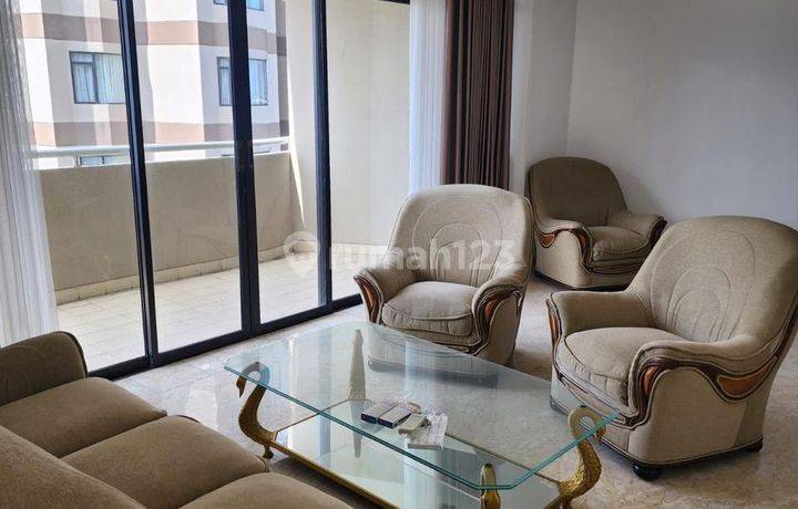 Apartment 3 BR Bagus Furnished Beverly Tower Cilandak