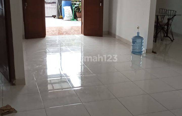 Dijual Rumah Semi Furnished Area Top Regency Manglid