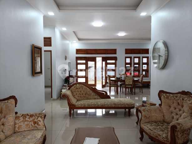 For Sale Beautiful Fully Furnished House in Mitra Dago Parahyangan Area