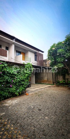 Quick Sale Beautiful 4-Bedroom House in Bintaro Sector 2.1 - 10046