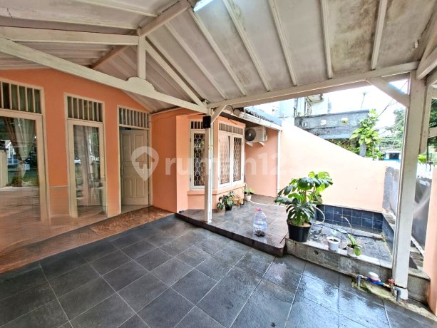 Jual Rumah Mungil Apik di Bintaro Jaya Sektor 4 Tangsel - 10242Et