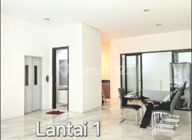 Rumah 5 Lantai Dalam Townhouse Springhill Golf Residence Kemayoran 