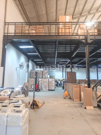Warehouse + 2-Storey Office Neat & Renovated Ready to Occupy in Arcadia Warehouse Complex Daan Mogot