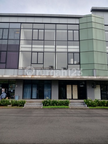3-Story Terrace Shop House 9 Suvarna Sutera Tangerang 1K900057
