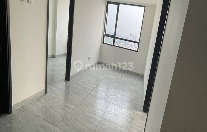 Murah Siap Huni Apartemen Collins Boulevard 2 Kamar Tidur Semi Furnished Baru