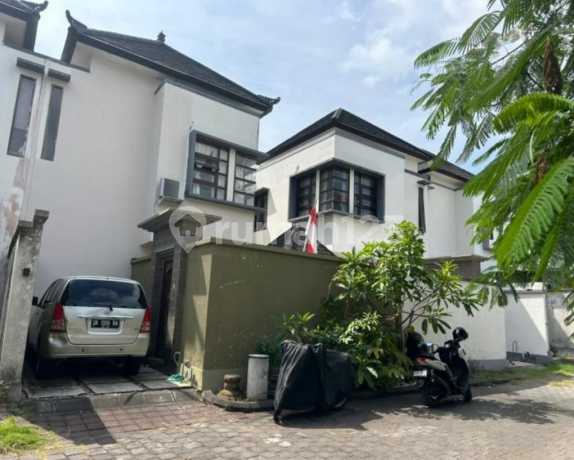 Rumah Minimalis 2 Lantai di Jantung Nusa Dua Highland - Nyaman & Strategis Rumah Minimalis 2 Lantai di Jantung Nusa Dua Highland - Nyaman & Strategis