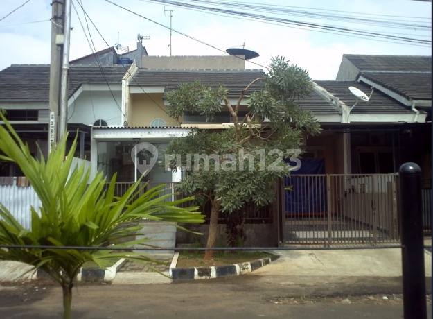 Rumah2 Lantai Strategis di Grand Depok City