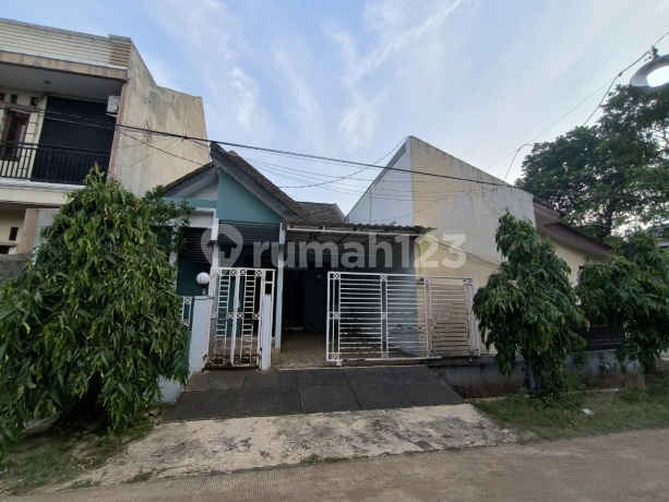 Rumah Hook + 2 Kontrakan Di Taman Cipayung Depok Rumah Hook + 2 Kontrakan Di Taman Cipayung Depok
