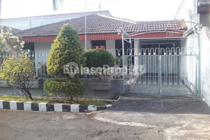 Dijual Murah Rumah Chris Kencana Mayjend Sungkono Dijual Murah Rumah Chris Kencana Mayjend Sungkono