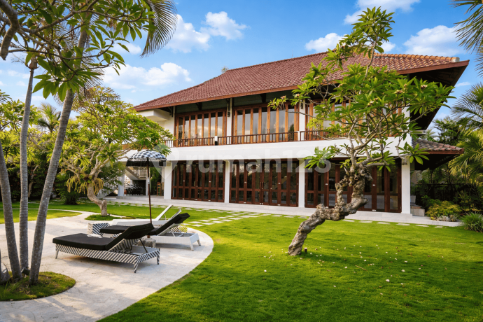 For Sale Luxury Private Villa At Jalan Bumbak Umalas SHM