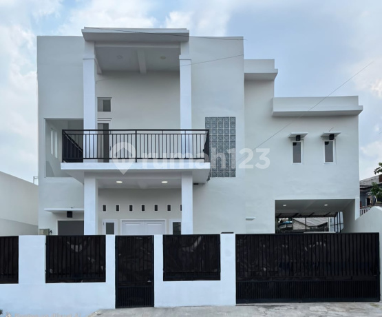 Rumah Minimalis Modern di Komplek Ciputat Baru Rumah Minimalis Modern di Komplek Ciputat Baru