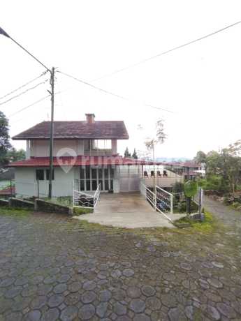 Villa Bagus Suitable For Families at Villa Istana Bunga Lembang Villa Bagus Suitable For Families at Villa Istana Bunga Lembang