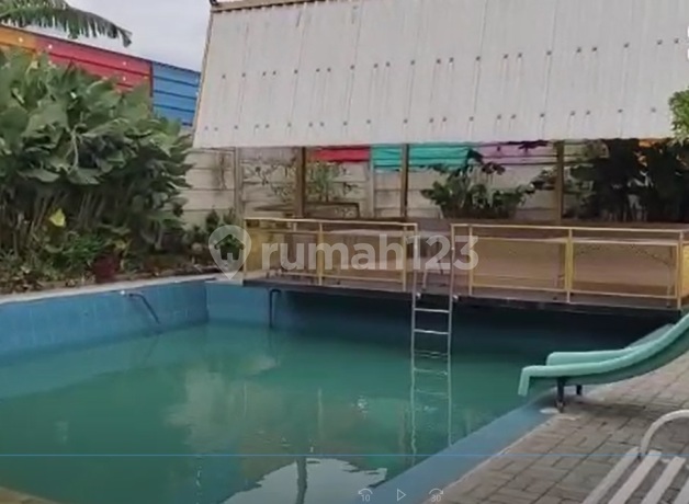 Villa Asri Strategic with Swimming Pool in Karyawangi, Bandung.