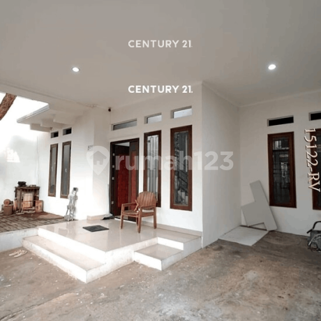For Sale 2-Story House in West Jakarta Mayor Complex