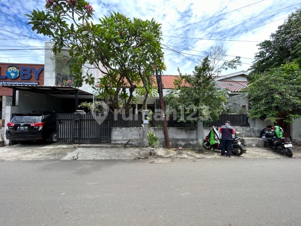 Rumah Tinggal di Tebet Barat, Akses Jln 3 Mobil, Dibelakang Ada Kos 10 Kamar Tidur