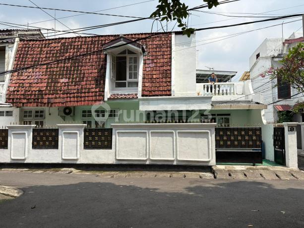 Rumah Siap Huni bisa Utk Rumah Kos. Dpn Taman Akses 2 Mobil