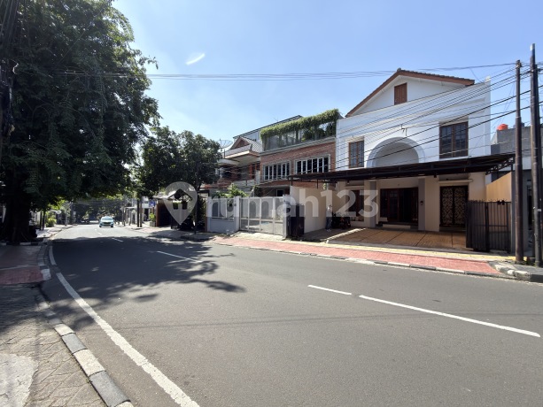 House for Business or Shop House in West Tebet, Main Road Access