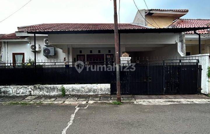 Rumah  Sudah Renovasi 2019, Dalam Komplek Pondok Bambu Asri Duren Sawit