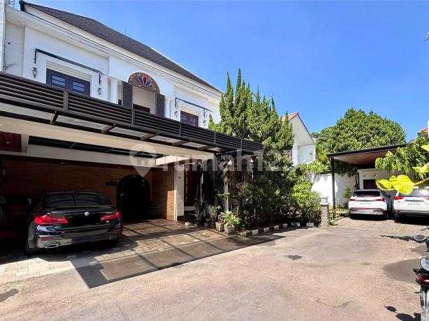 Ruma Mewah Dalam Komplek Elit di Kemang Area Bebas Banjir Ruma Mewah Dalam Komplek Elit di Kemang Area Bebas Banjir