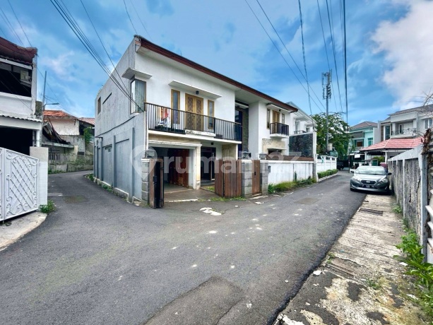 Two Car Access Tebet Barat Best Price Near the Park