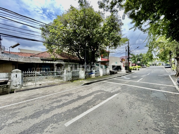 [Tebet Barat Commercial Use] Main road access. Many cafes & restaurants in this area.