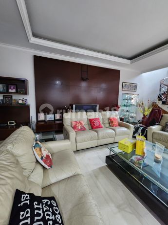 Dijual Rumah  ARTHA GADING VILLA  4 Lt SHM 